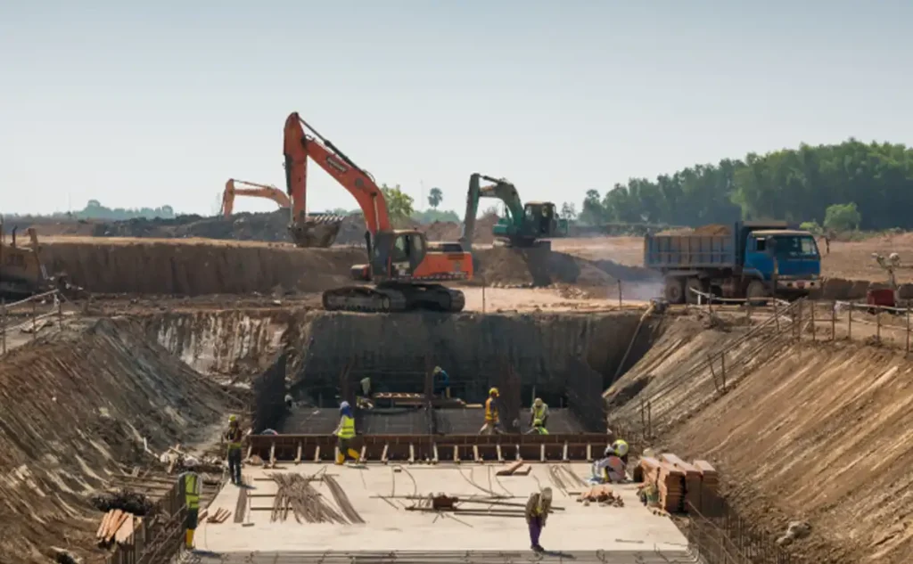 5 Key Benefits of Renting Construction Equipment Over Buying in the GCC Market